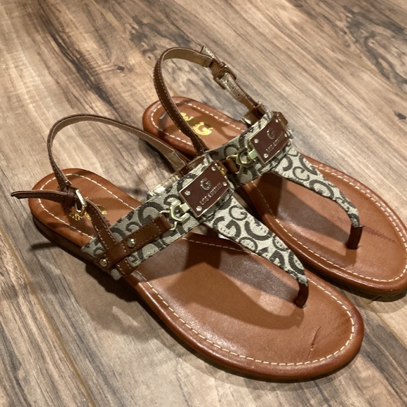 Gorgeous Los Angeles GBG guess sandals woman’s size 8 - Picture 11 of 12